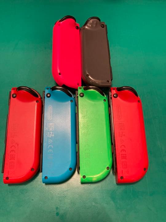 JOY-CON (L)2台/(R)4台