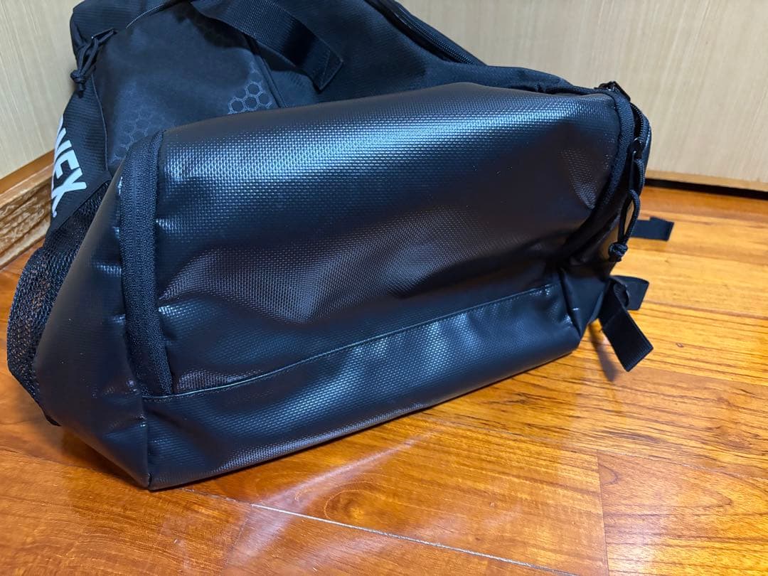 美品！　ヨネックス　バックパック　リュック　フラット　コラボ