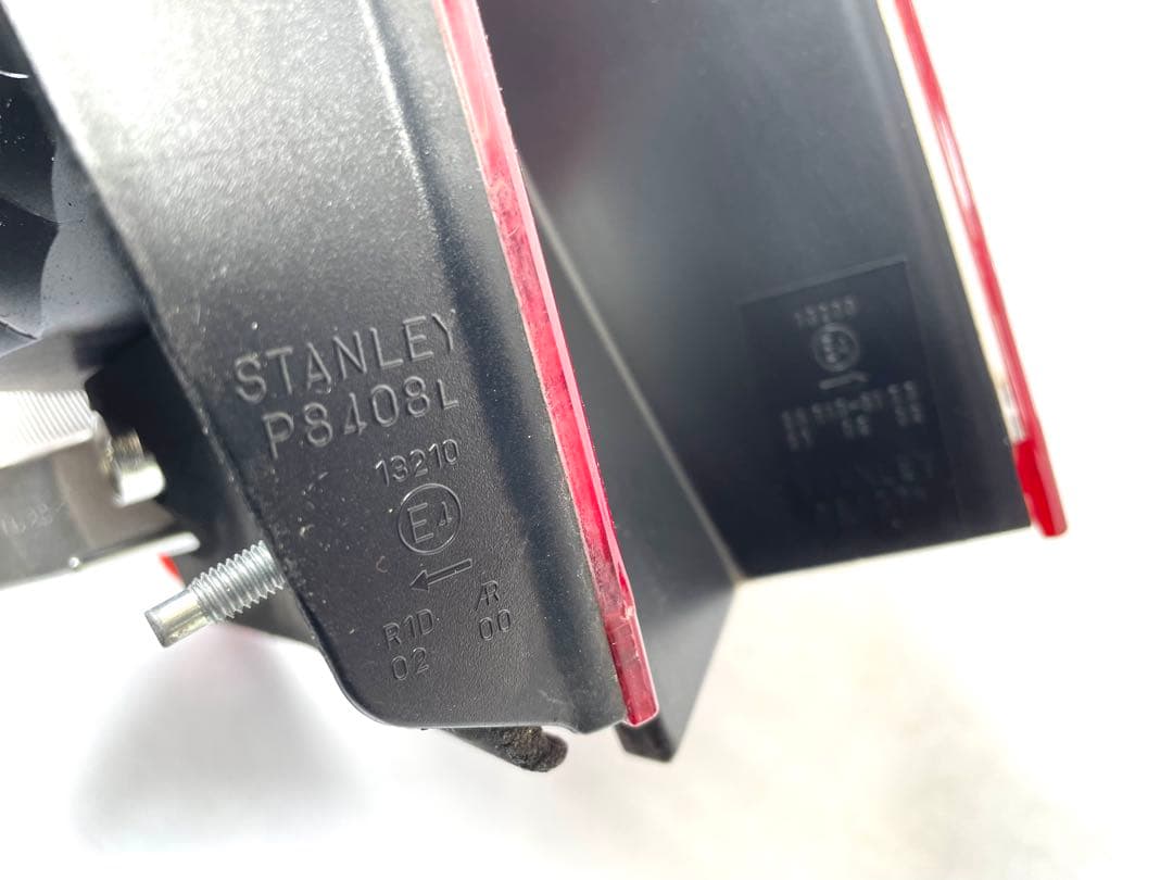 ホンダＦＤ２シビック純正テルレンプ テールフィニッシャー付Ｐ8407 P8408