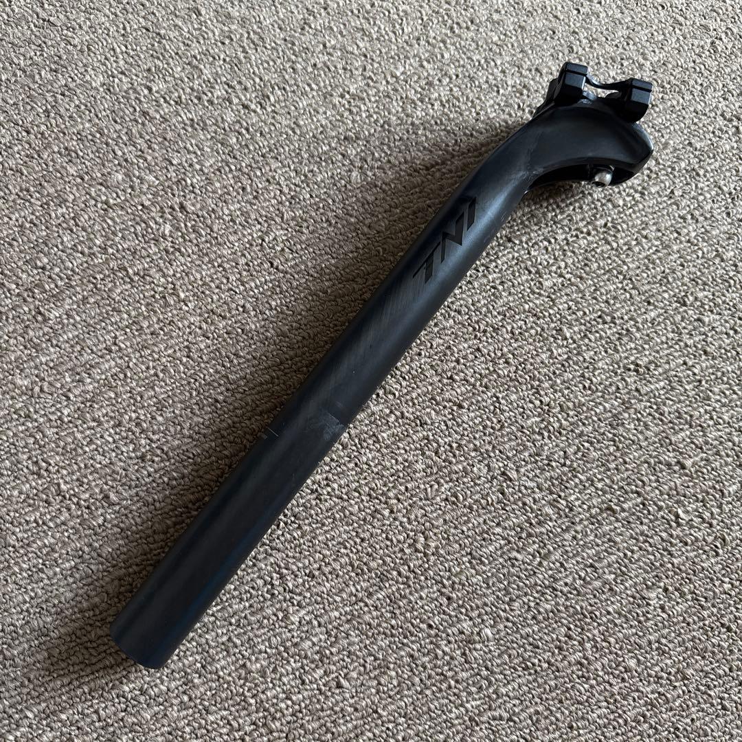 TNI シートポスト φ27.2mm 黒　LW168 300mm