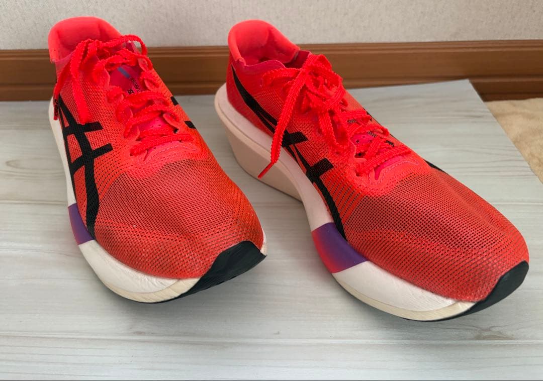 中古品 アシックス　メタスピードエッジ東京 26.5