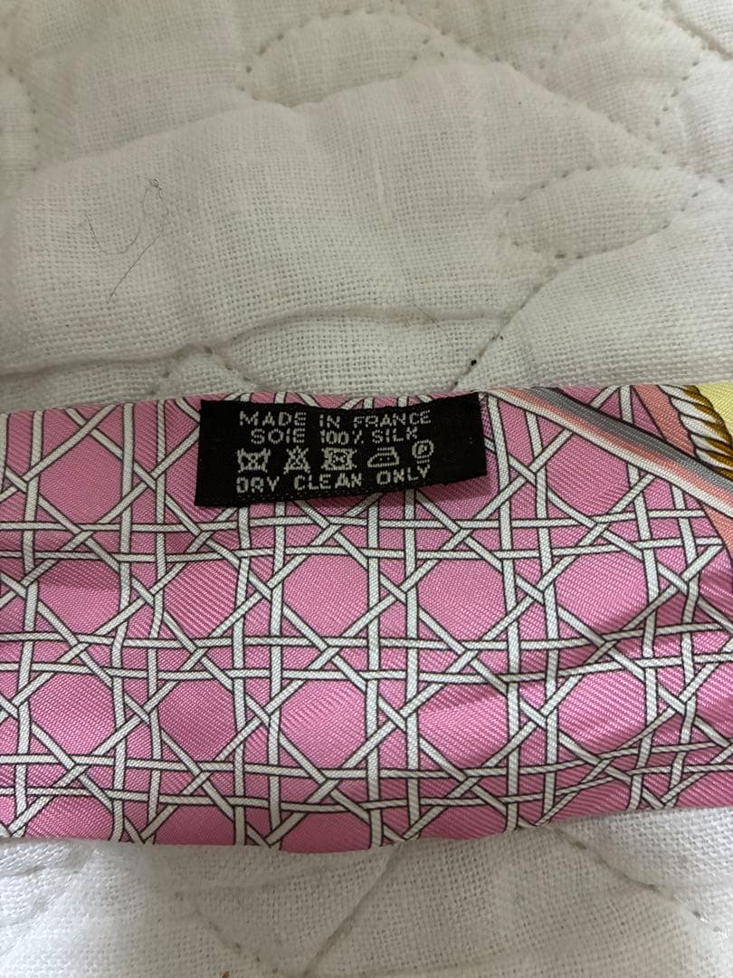 HERMES シルクスカーフ ドット柄　スモーキーピンク　イエロー