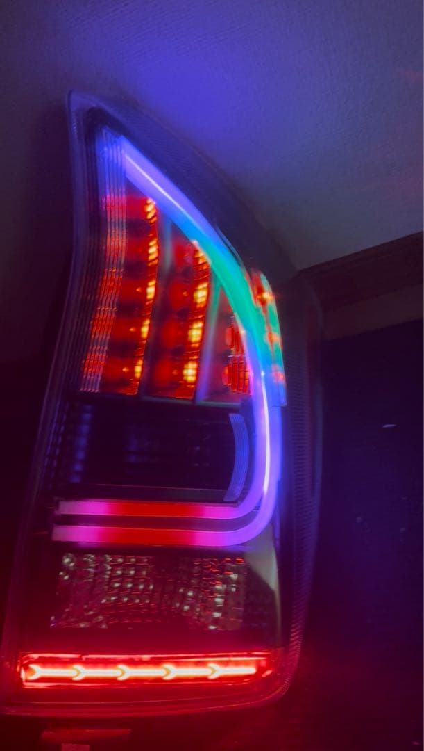 田*村様 Zvw30 プリウス30 テールライト RGB