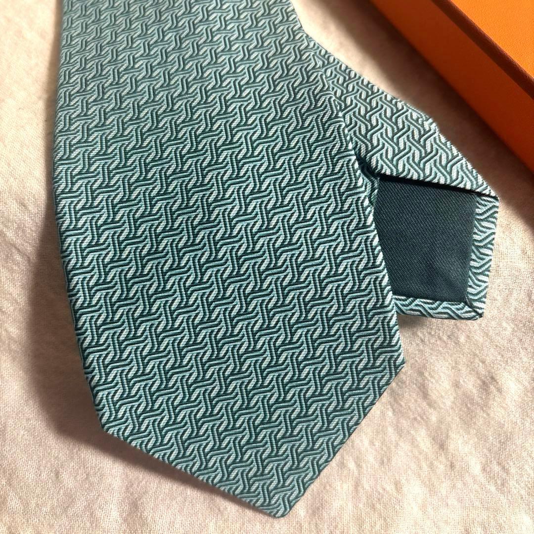 希少✨エルメスHERMES✨幾何学模様 ブランドネクタイ 高級シルク　グリーン