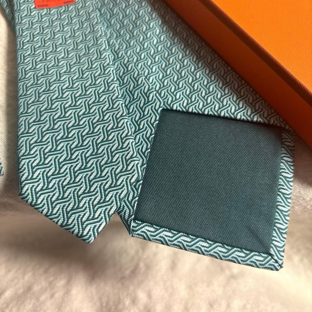 希少✨エルメスHERMES✨幾何学模様 ブランドネクタイ 高級シルク　グリーン