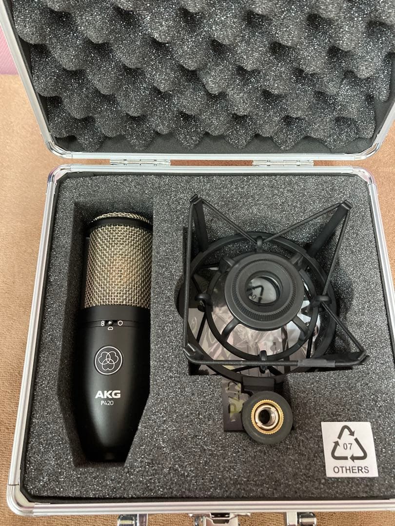 ◇美品◇AKG P420コンデンサーマイク ショックマウント付き ⭐︎連休中値下げ