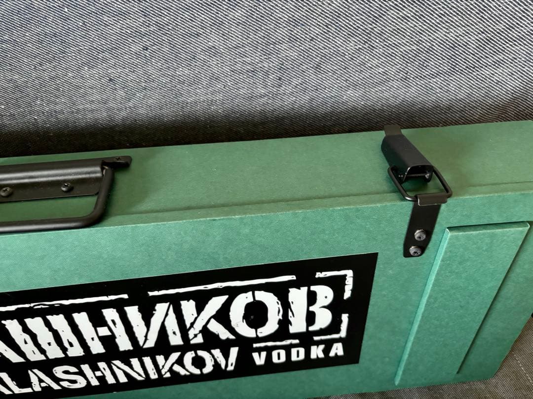 LADOGA ラドガ　カラシニコフ ウォッカ　空き瓶　専用木箱付き