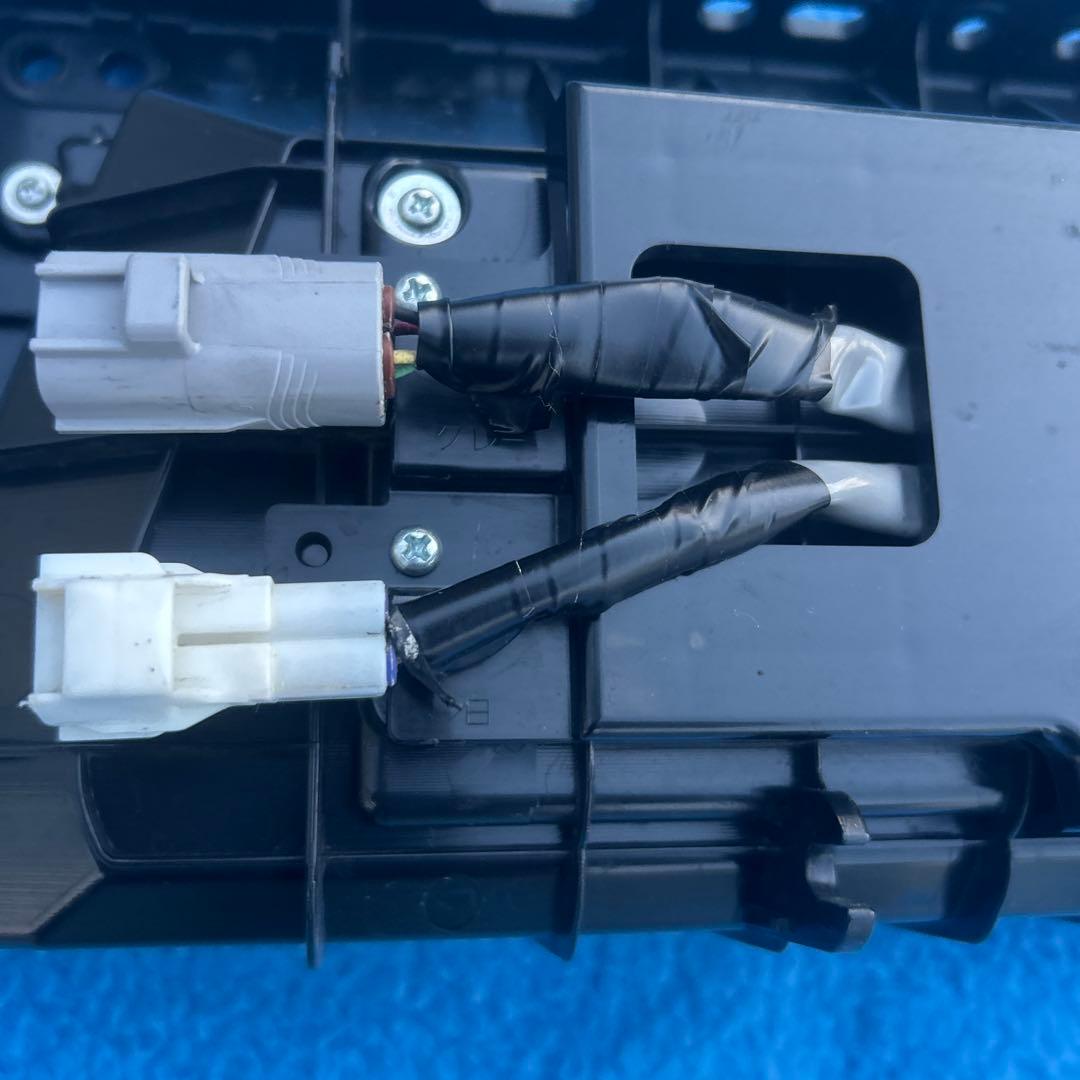 小糸LEDライト 左側 220-11075 中古 ノーマルターン