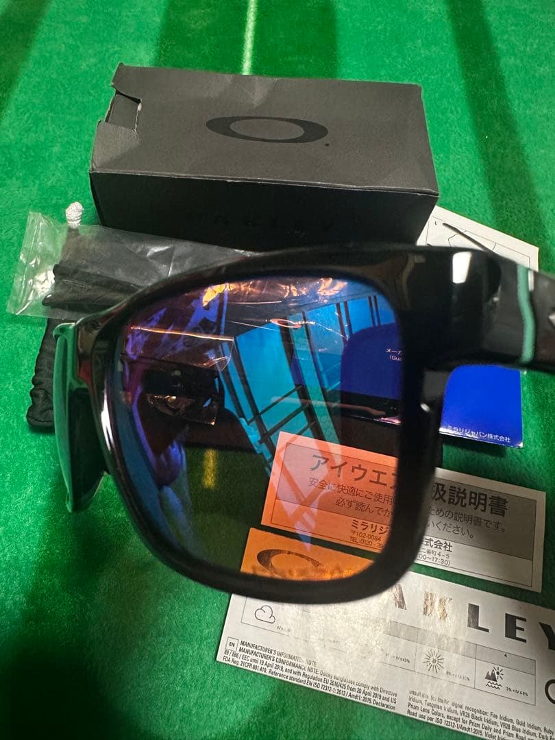 Oakley サングラス ブラックフレーム プリズムゴルフ