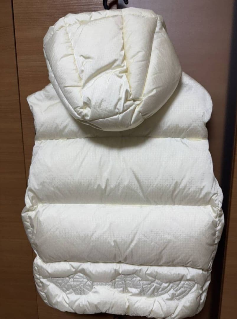 美品　タトラス　 ダウンベスト フード付き サイズ2