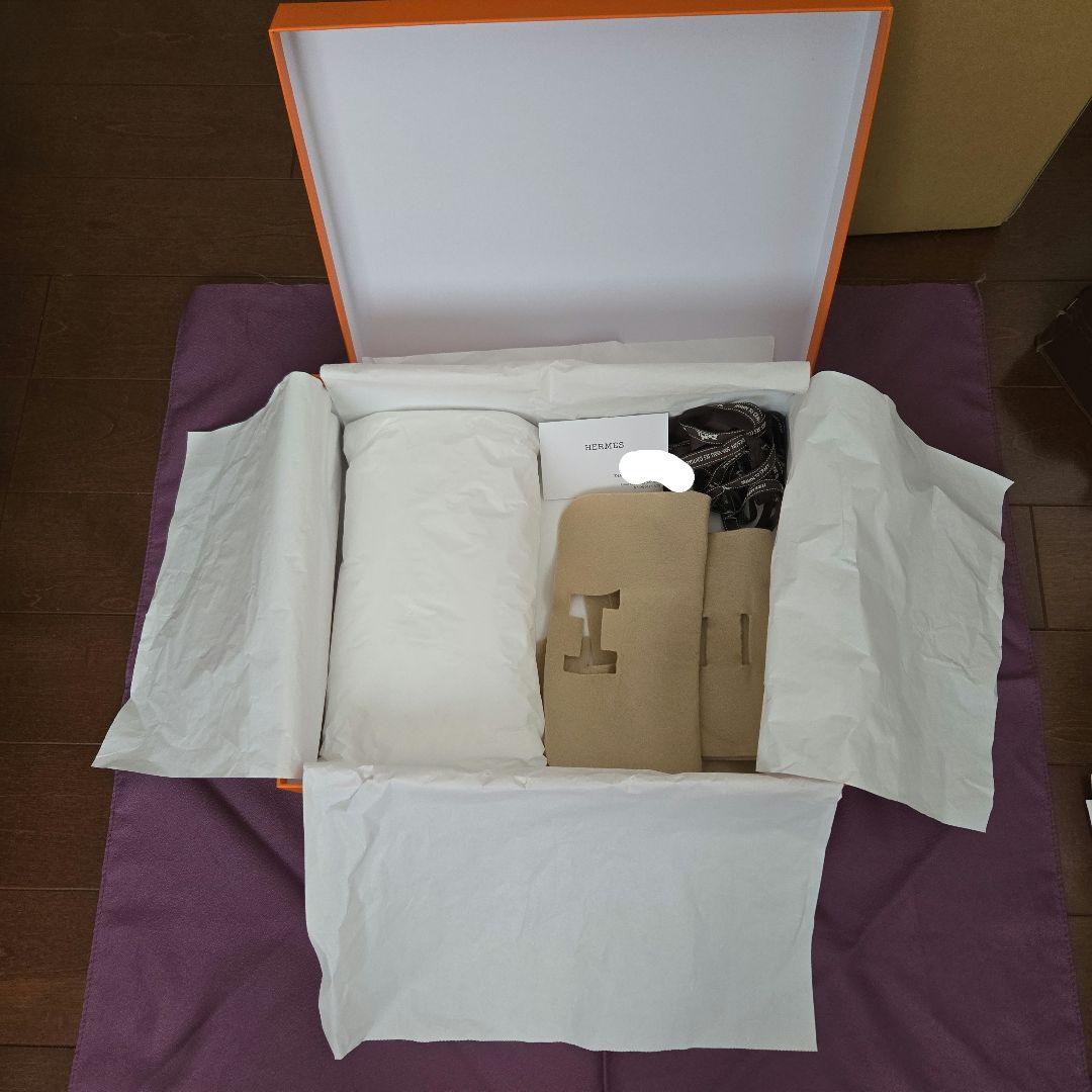 HERMES バッグ大きめ オレンジ箱。リボン。バッグカバー。