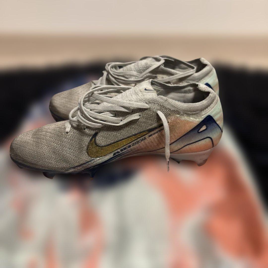 NIKEスパイクFGロナウドモデル限定