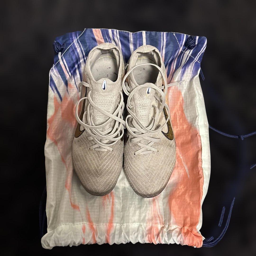 NIKEスパイクFGロナウドモデル限定