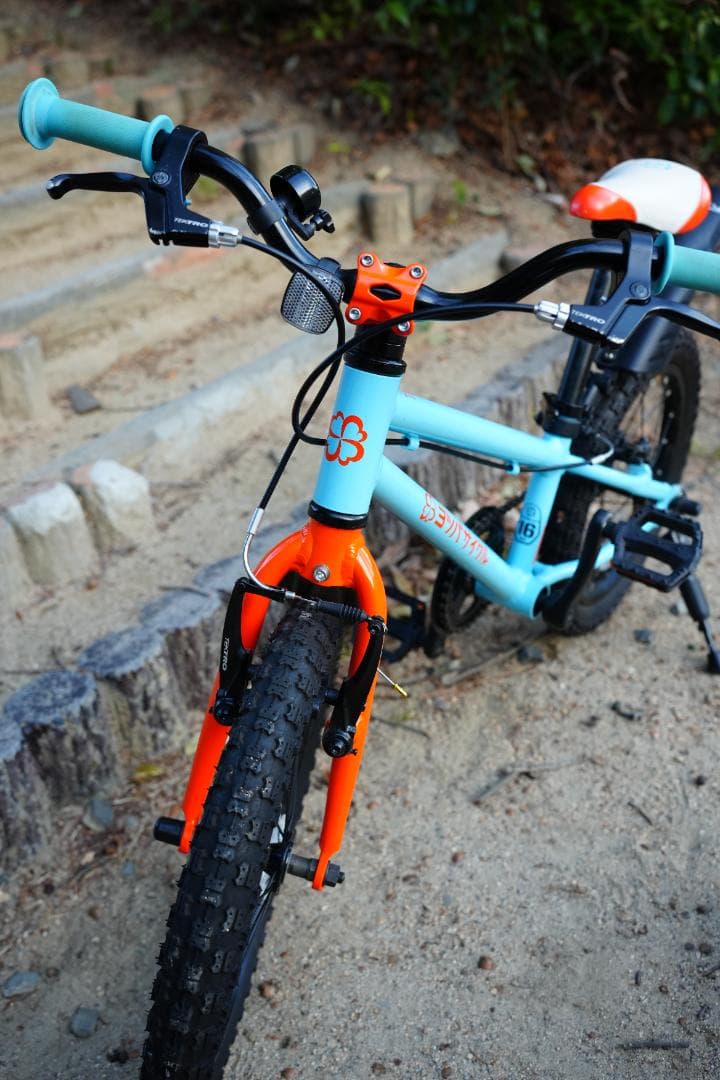ヨツバサイクル16インチ 子供用自転車　泥除け補助輪付き　直接引き取りはお値引き