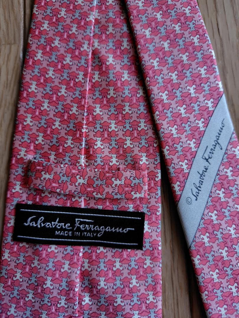 Salvatore Ferragamo ピンク系 ネクタイ