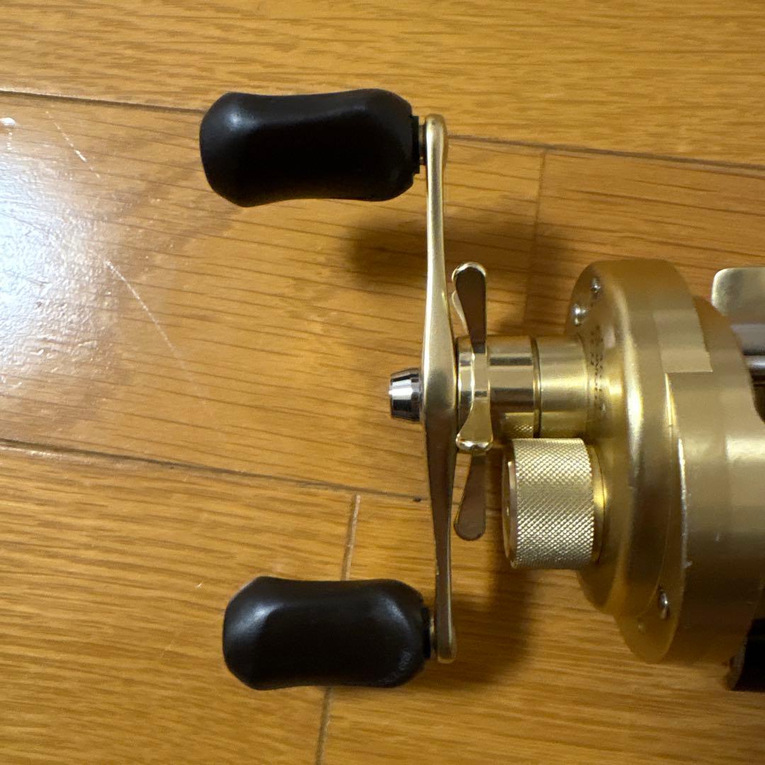 シマノ　カルカッタコンクエスト 101 ベイトリール