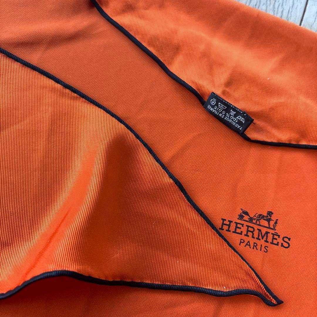 美品　HERMES スカーフ　オレンジ　菱形