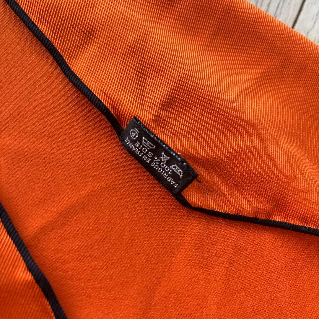 美品　HERMES スカーフ　オレンジ　菱形