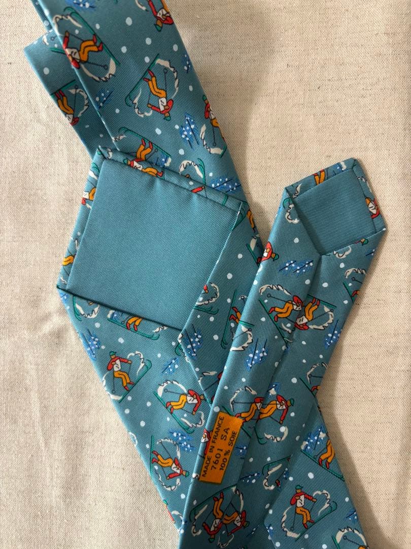 エルメス　ネクタイ　スキー　スポーツ　青色　ブルー色　冬シーズン
