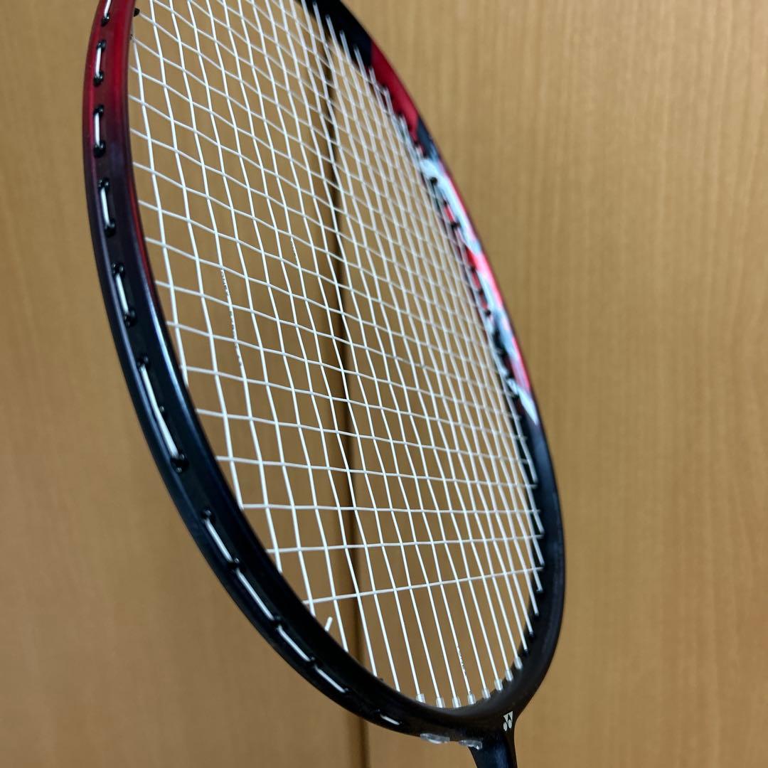 ナノフレア700バドミントンラケット