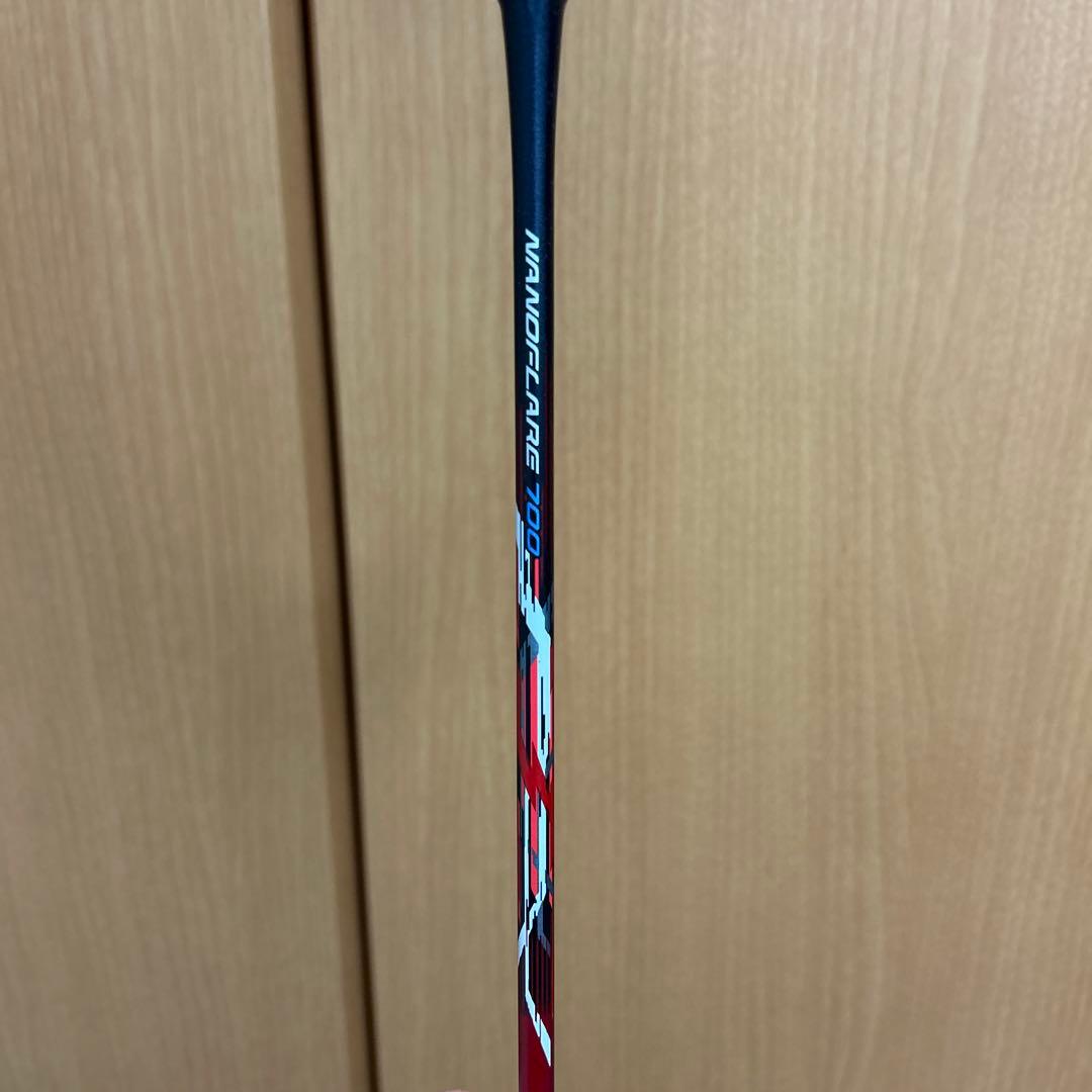 ナノフレア700バドミントンラケット