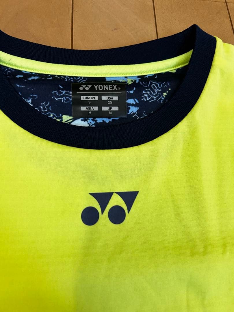 YONEX 蛍光イエロー Tシャツと迷彩ショートパンツセット