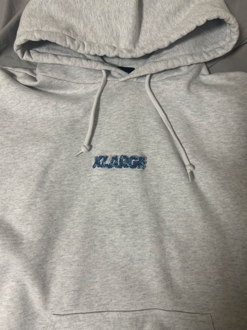 ゆい　XLARGE グレー フード付きパーカー