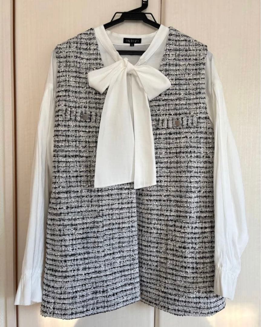 【美品】INDIV （インディヴィ）　ツイードジレ＆ボウタイブラウス　2点セット