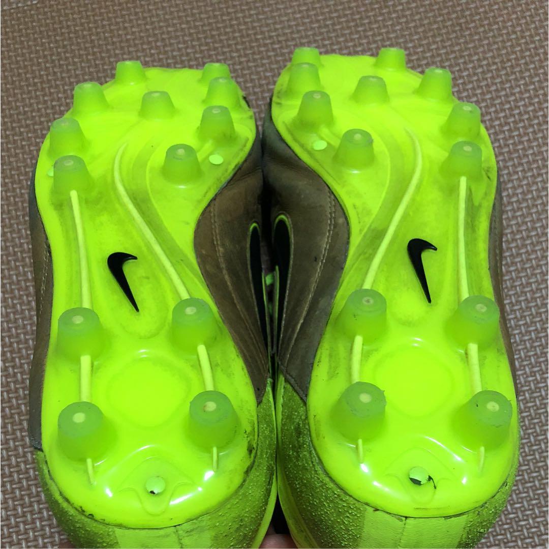 サッカースパイク  マジスタ