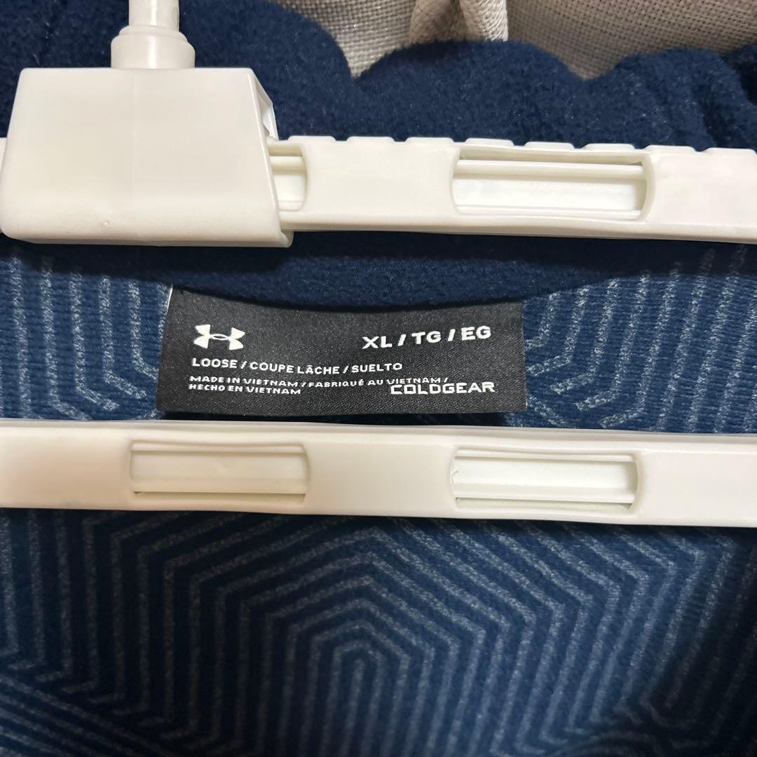 アンダーアーマー　ベンチコート　XL ネイビー