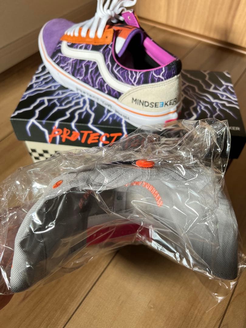 スケートボード Mindseeker Vans Lightning + new era
