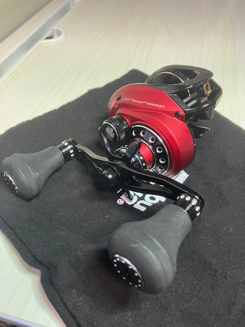Abu Garcia レボビーストロケット 右巻き