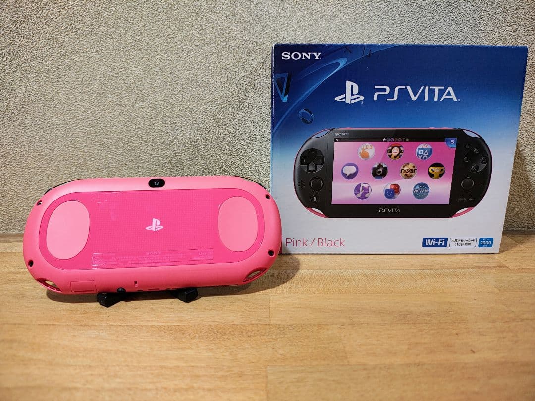 美品 PSVITA PCH-2000 箱付き+メモカ8GB 他