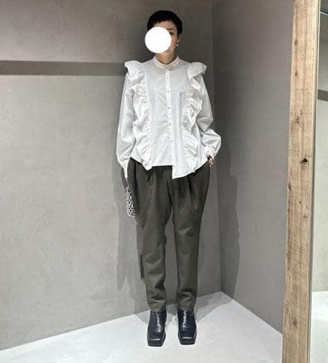 美品 ヘリンドットサイ 1,8万円 フリルブラウス ホワイト HeRIN.CYE