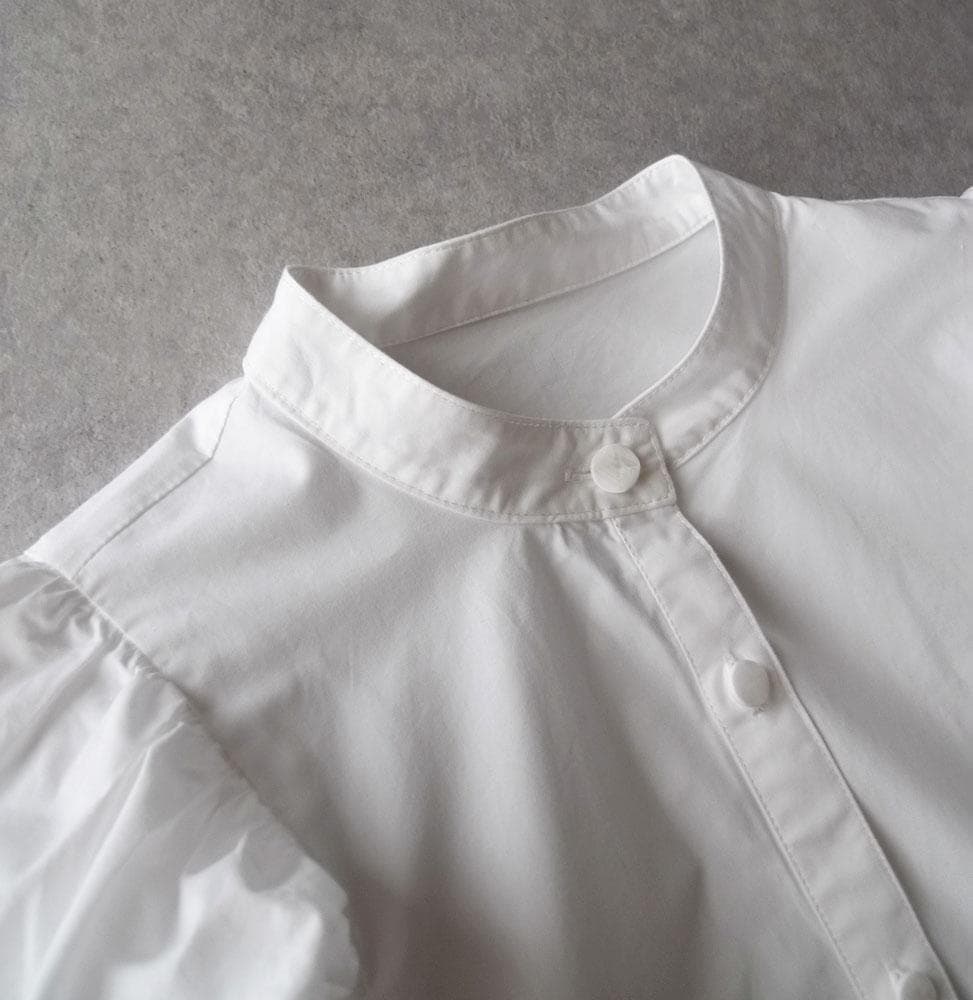 美品 ヘリンドットサイ 1,8万円 フリルブラウス ホワイト HeRIN.CYE