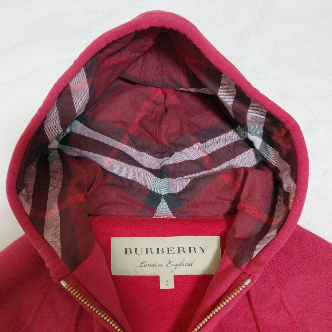 【美品】BURBERRY　メガ ノバチェック 赤 フード付きパーカー S 金