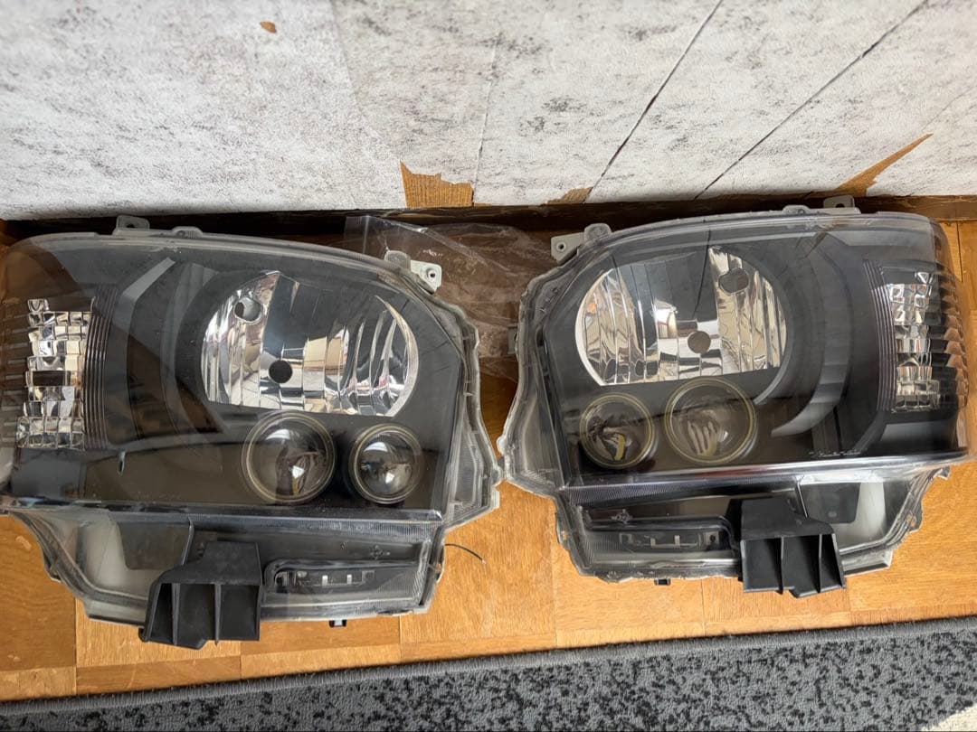 ハイエース　ヘッドライト　ヴァレンティ　加工品
