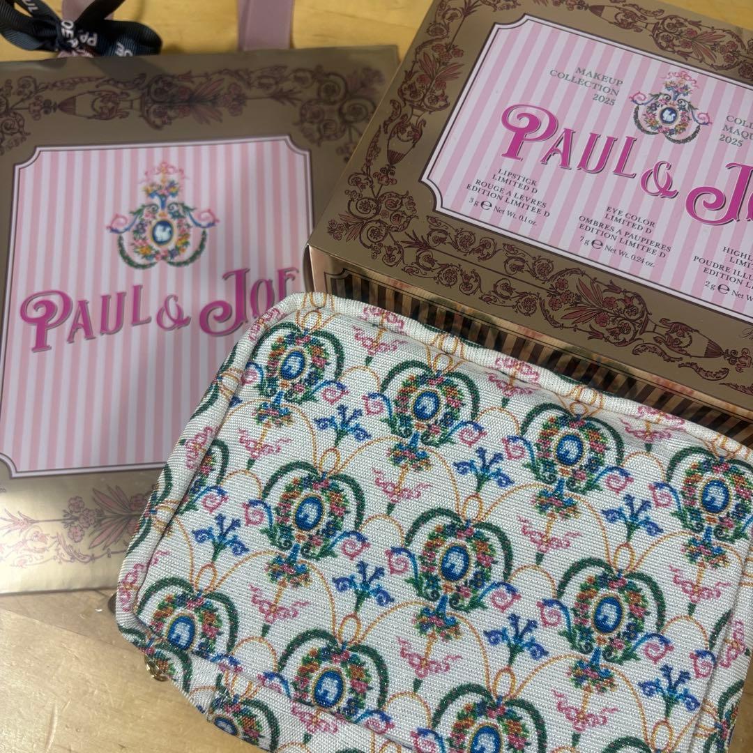 PAUL & JOE クリスマスコフレ　新品　ショップバッグ付き　プレゼントに⭐︎
