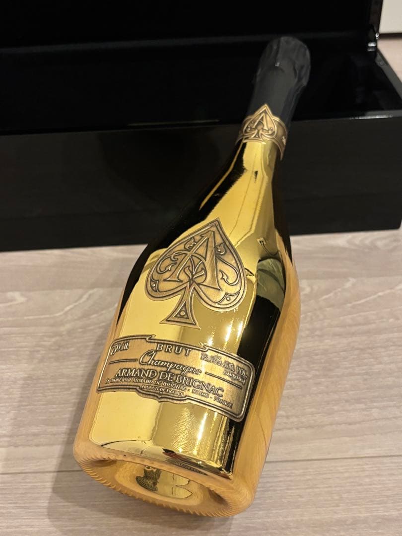 Armand de Brignac ゴールドシャンパン