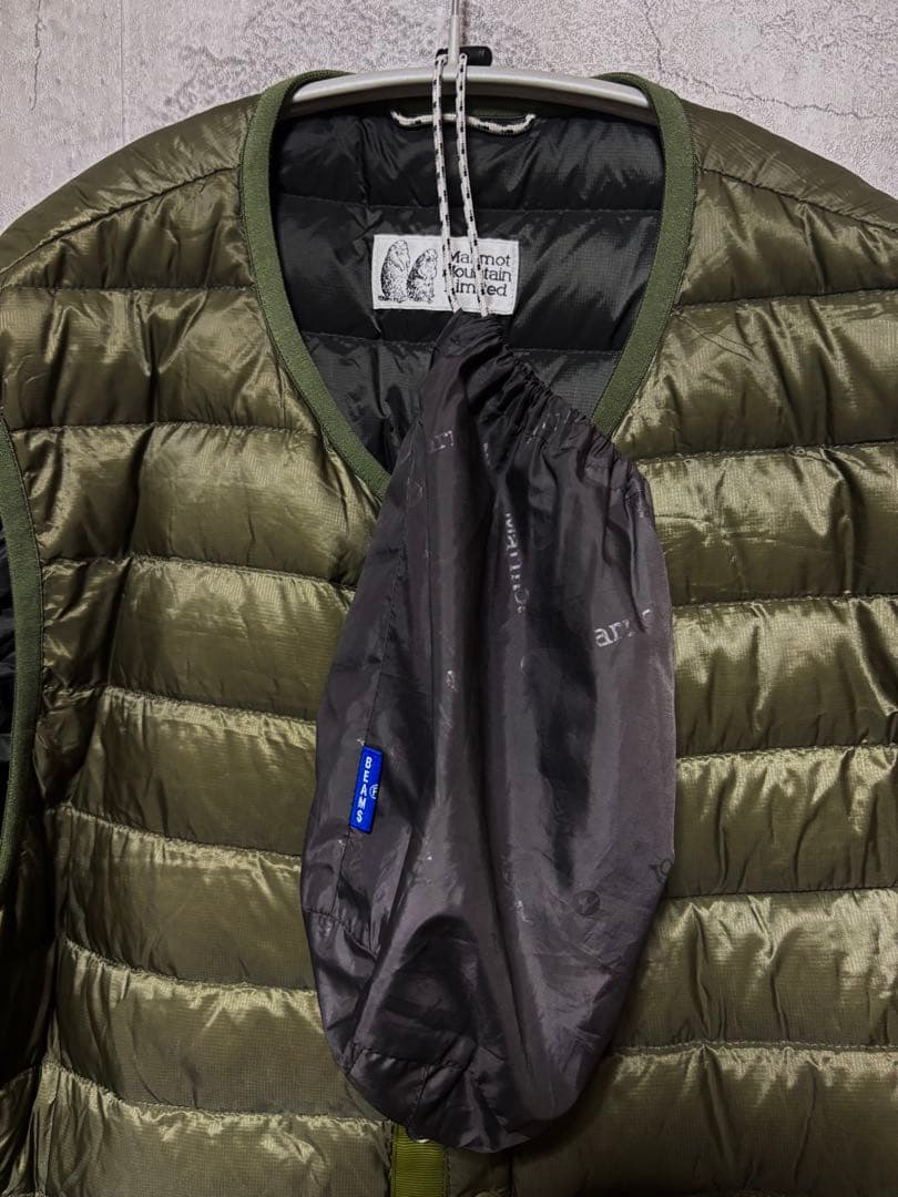 BEAMS別注Marmot ダウンベスト オリーブ Lサイズ
