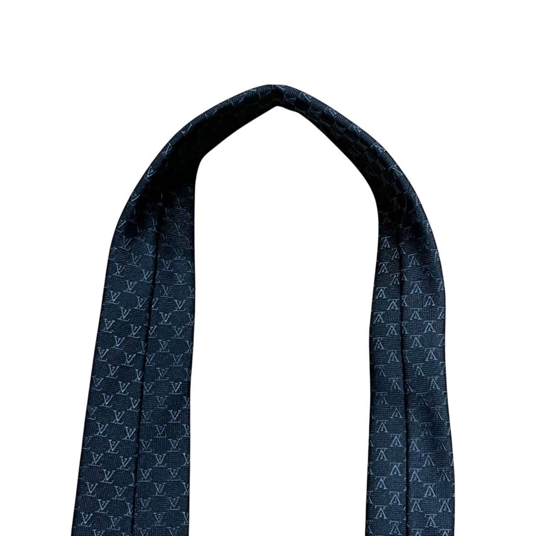 極美品　ルイヴィトン　ネクタイ　LVロゴ　フィッシュネット　黒　クラヴァット