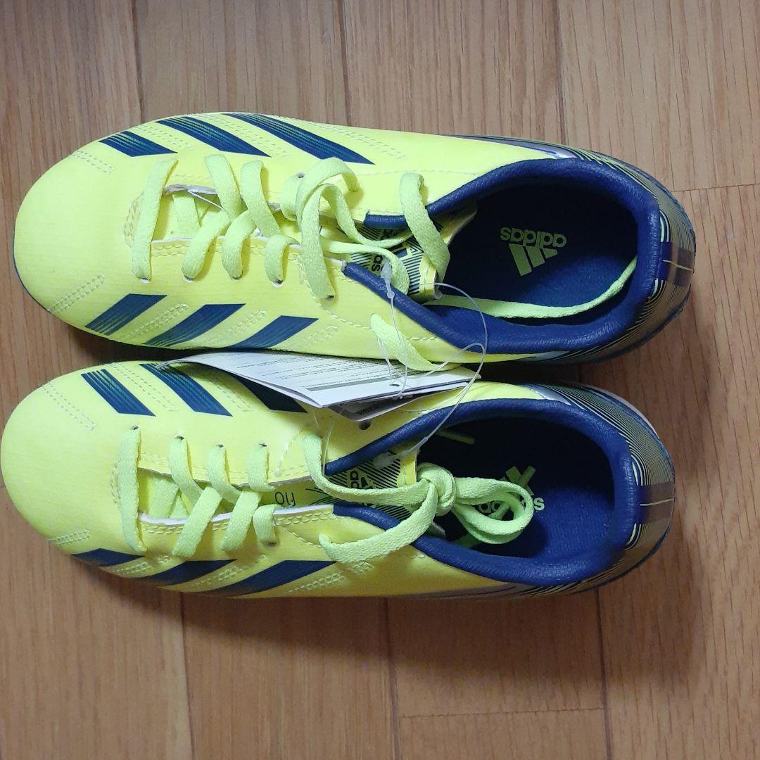 新品・未使用　サッカースパイク