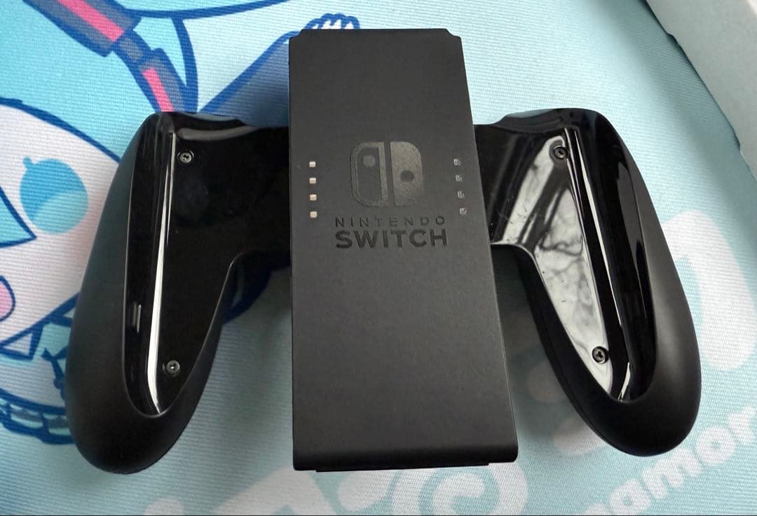 【美品！ジョイコングリップ未使用品！】Nintendo Switch 本体