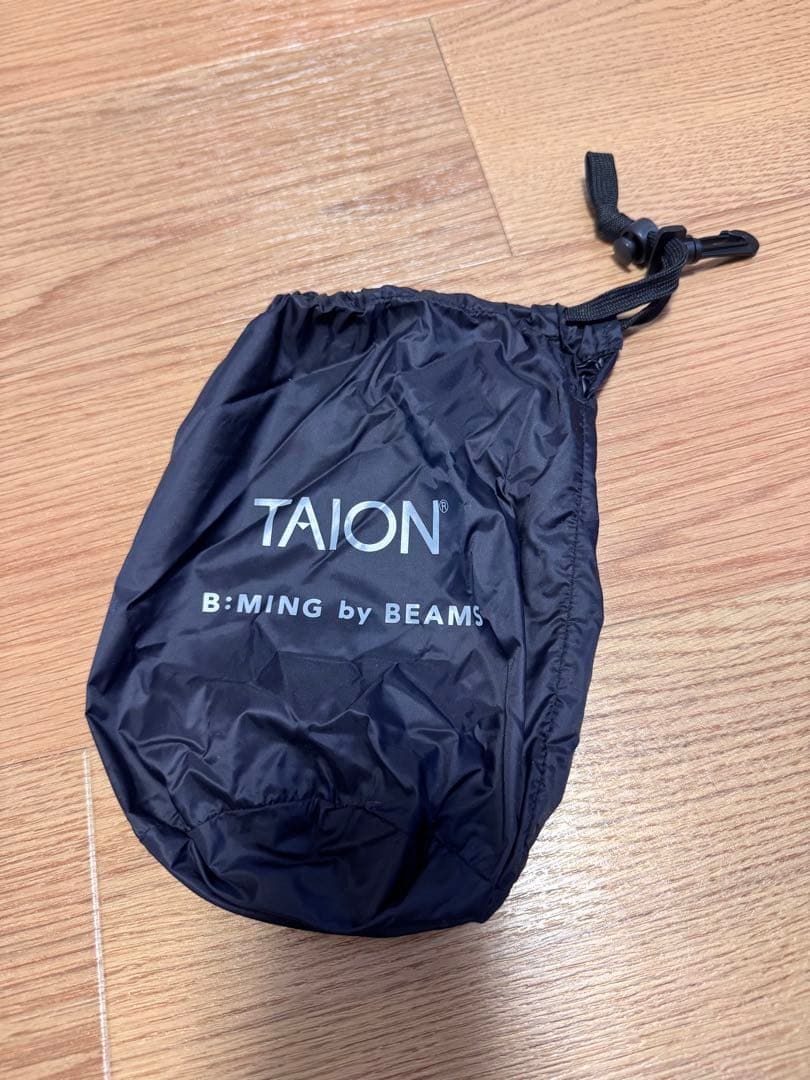 BEAMS別注　TAIONダウンベスト　黒（袋付き）