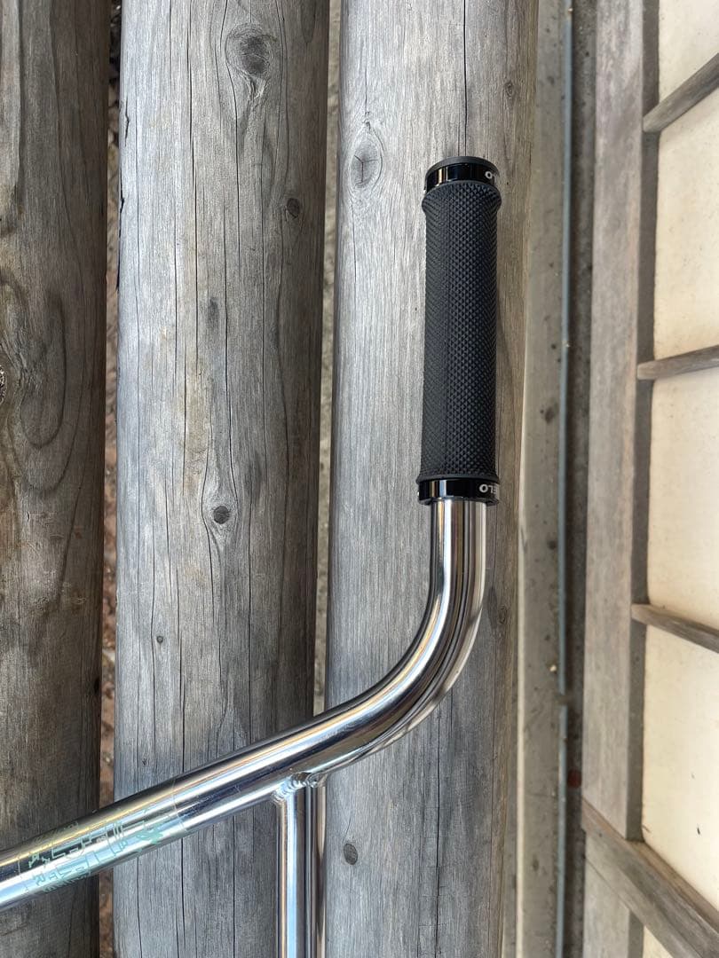 BMX バー ANIMAL EMPIRE VARANYAK BARS 9.5”