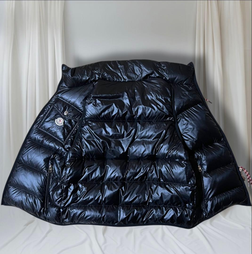 極美 モンクレール MONCLER ダウンベスト ブラック/マルチ リバーシブル