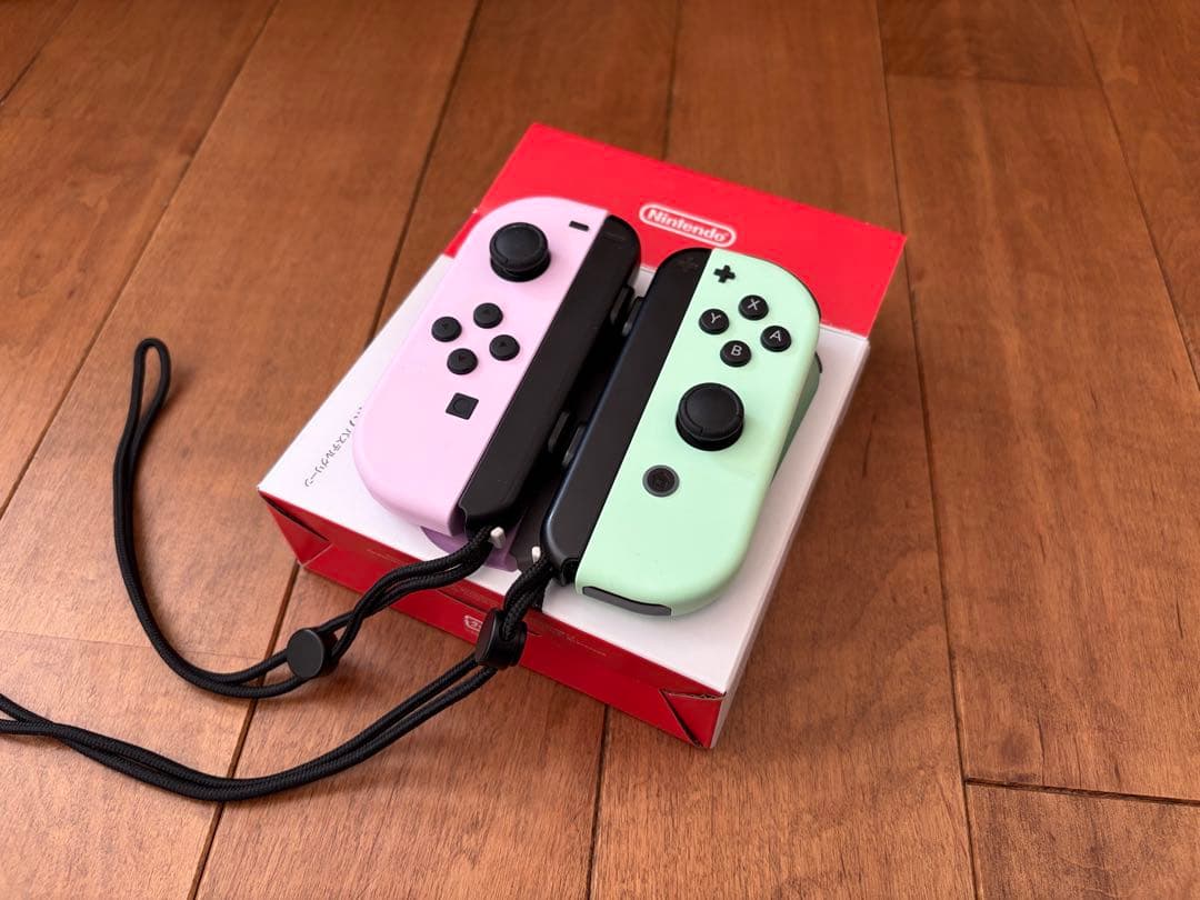 【豪華セット】Nintendo Switch 本体＋ジョイコン2台＋収納バッグ