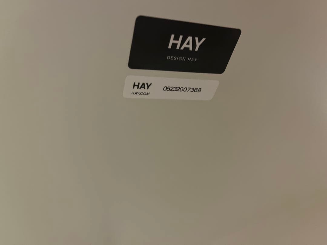 HAY 円形ホワイトテーブル(ヒリプ)