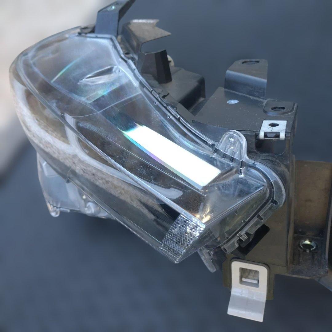 マツダ　CX5　 右側純正ヘッドライト 中古美品　K49C