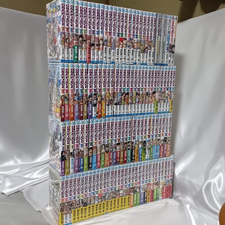 【美品！ほぼ全巻初版！帯付き巻多数！ワンピース　全114巻+関連本　計119冊】